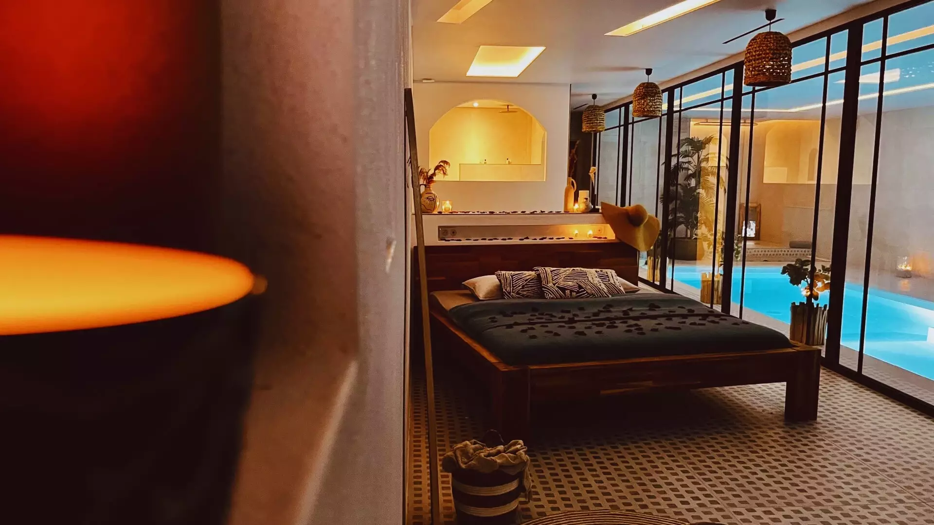 grece-pool-belleville-by-nuit-et-spa-verriere-5