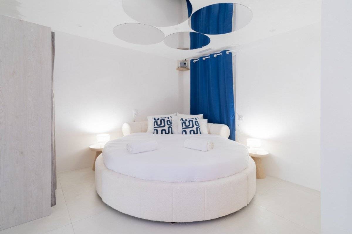 suite-santorini-love-room-pezenas-6