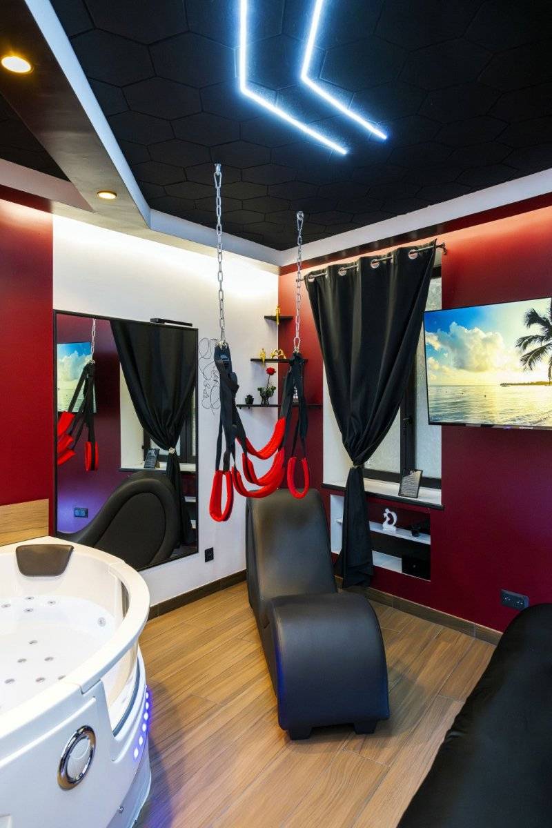 redroom-3