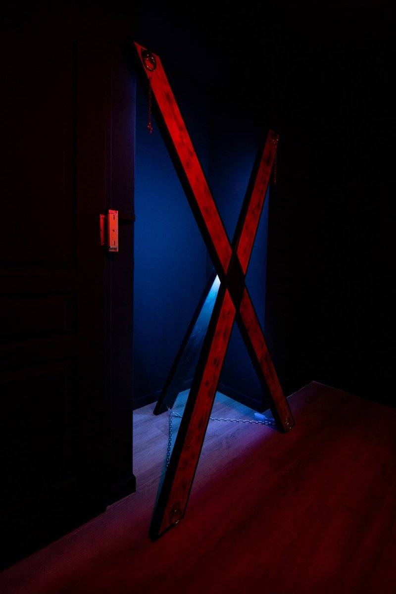 locked-loveroom-4
