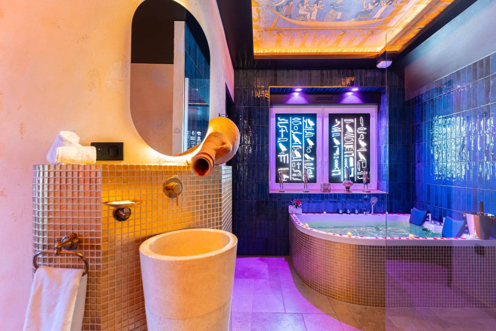 le-secret-de-cleopatre-love-room-jacuzzi-piece-secrete-3