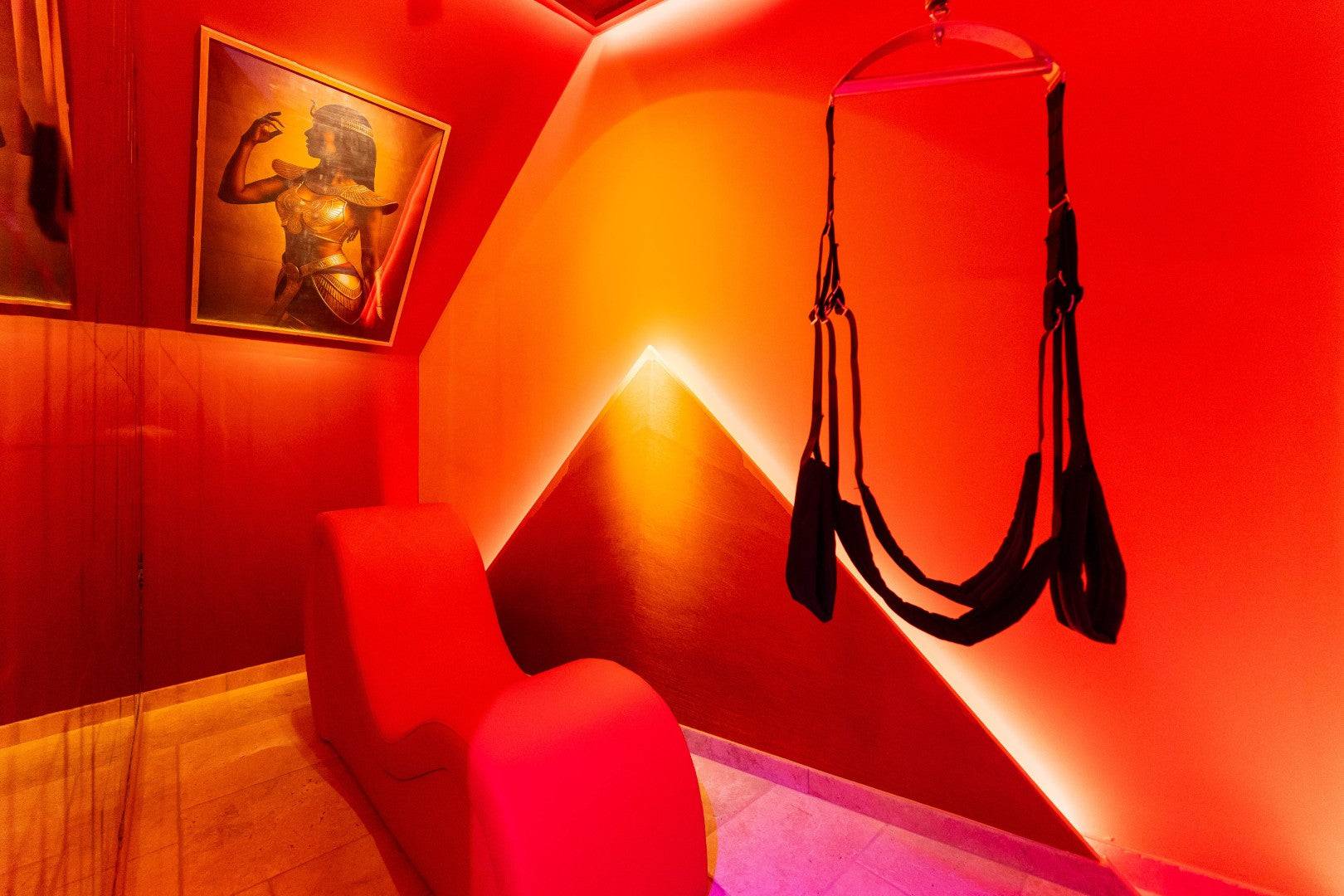 le-secret-de-cleopatre-love-room-jacuzzi-piece-secrete-4