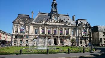 tours-hotel-de-ville