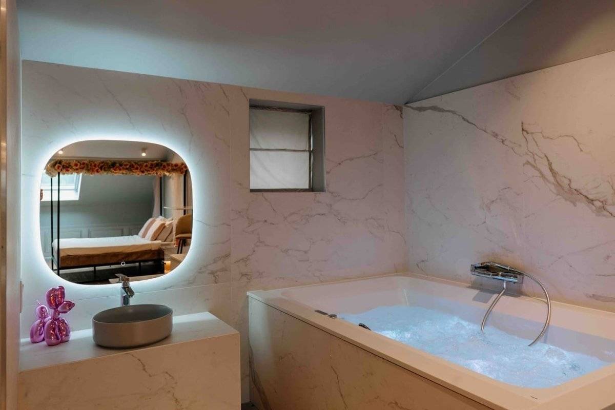 designer-hotel-suite-dior-3