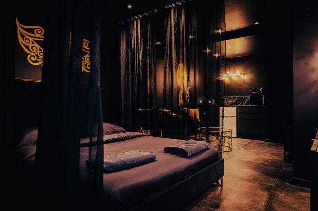 love-room-dr-rollet-6