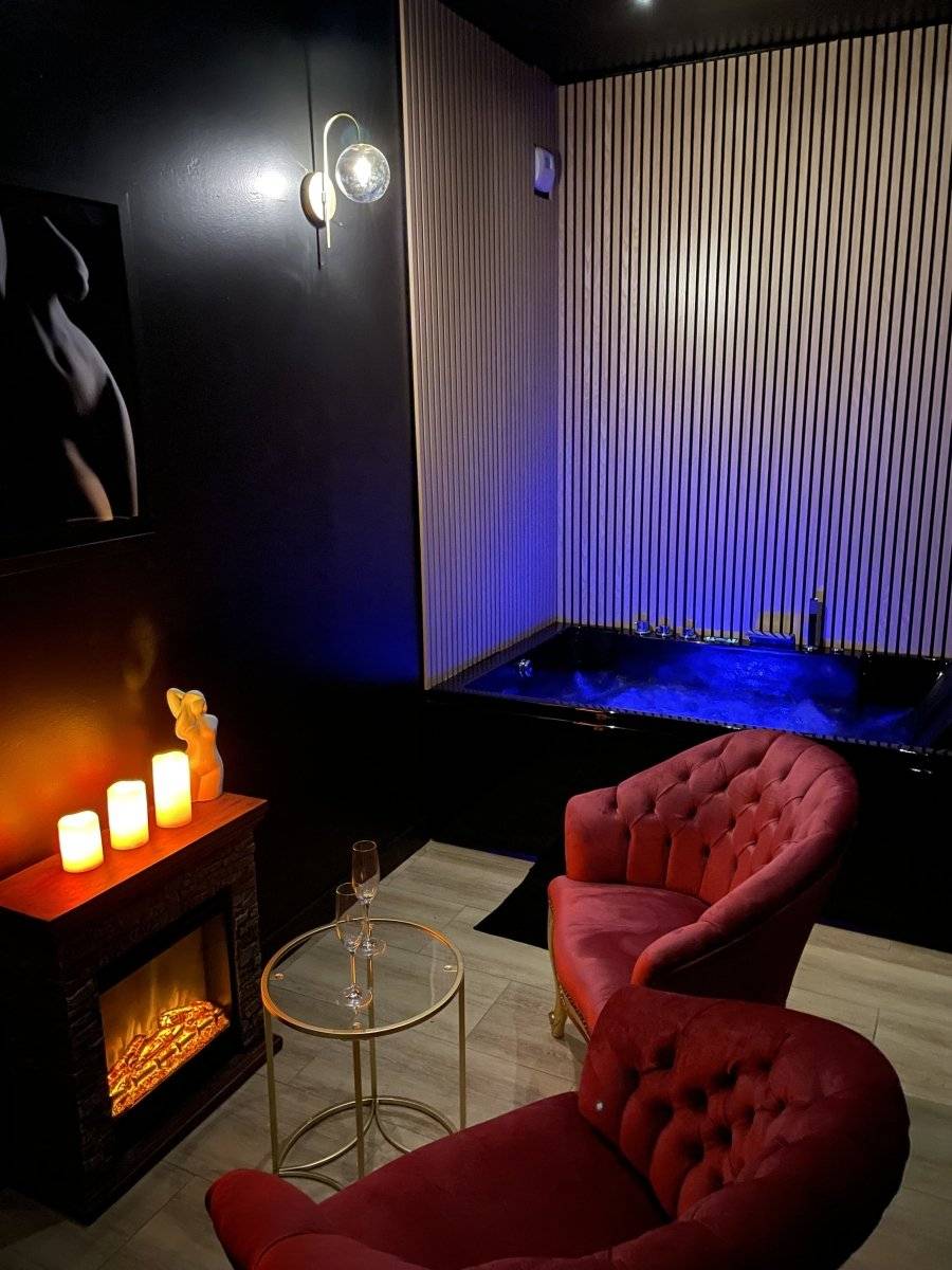 blacksuite-5