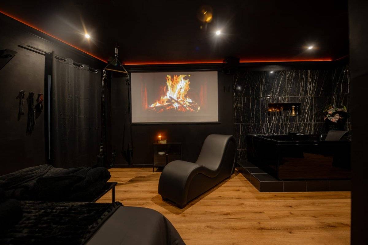 infinityroom-la-suite-black-room-2