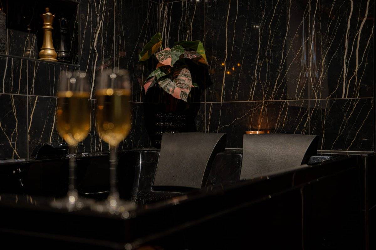 infinityroom-la-suite-black-room-3