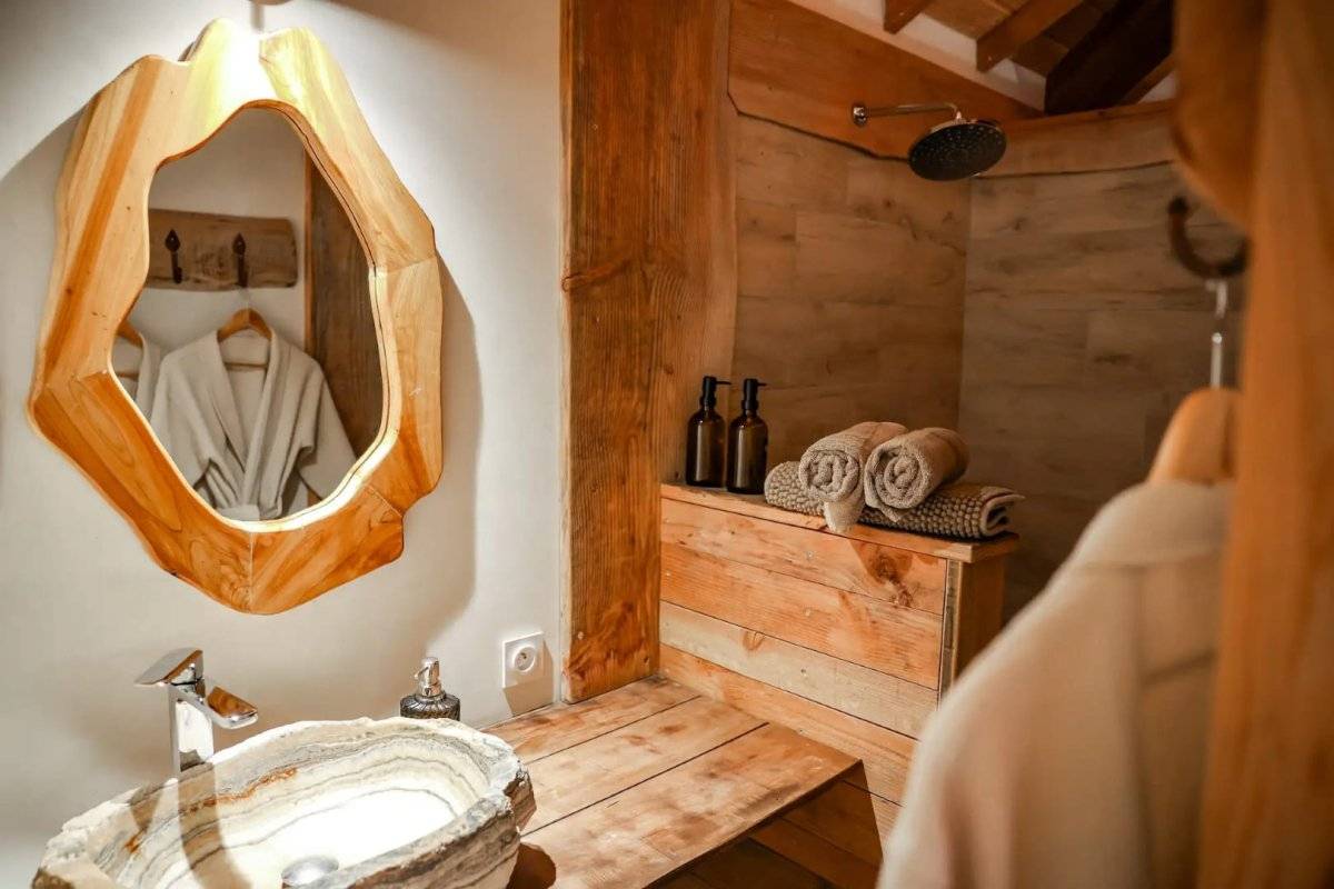 cabane-dans-les-arbres-avec-jacuzzi-privatif-aristoloche-6