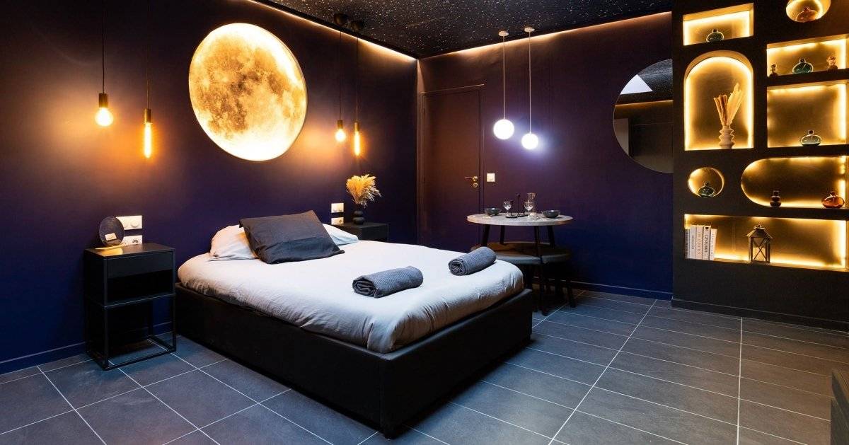 to-the-moon-and-back-2
