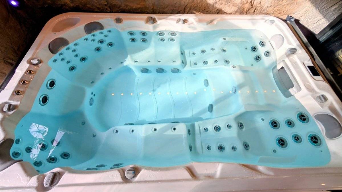 tropic-bloom-spa-cinema-4