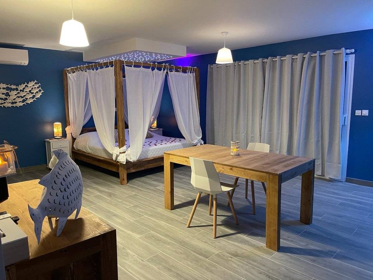 linstant-romantique-suite-santorin-4