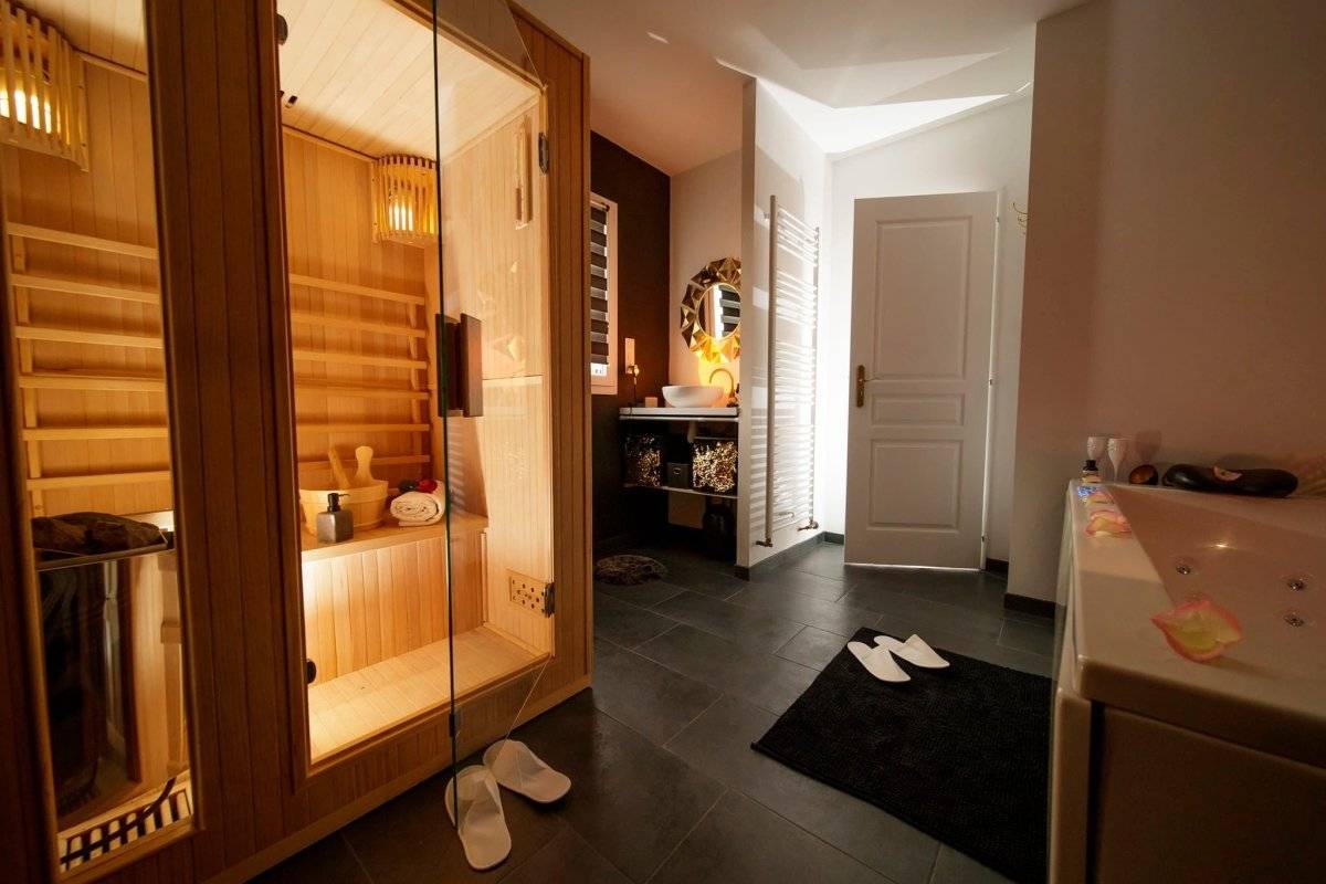 lovers-room-or-2