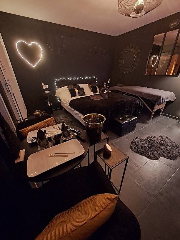 lovers-room-or-5