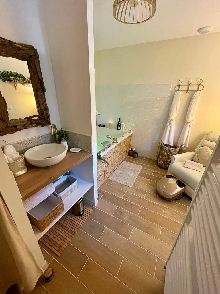 lovers-room-tropic-4