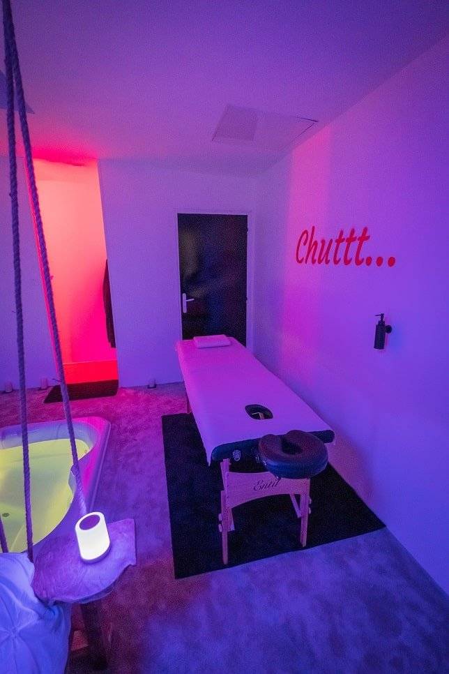 chuttt-love-room-fraise-6
