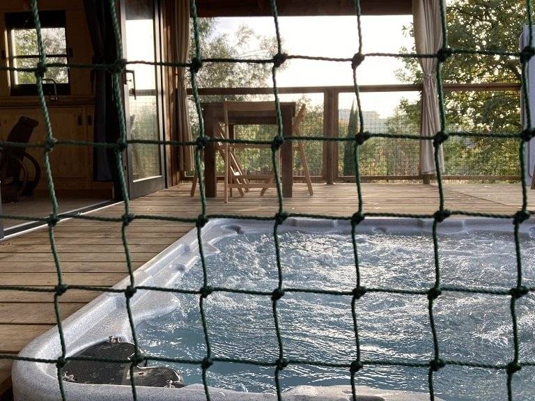 tresors-de-campagne-lodge-insolite-dame-du-chateau-avec-jacuzzi-privatif-4